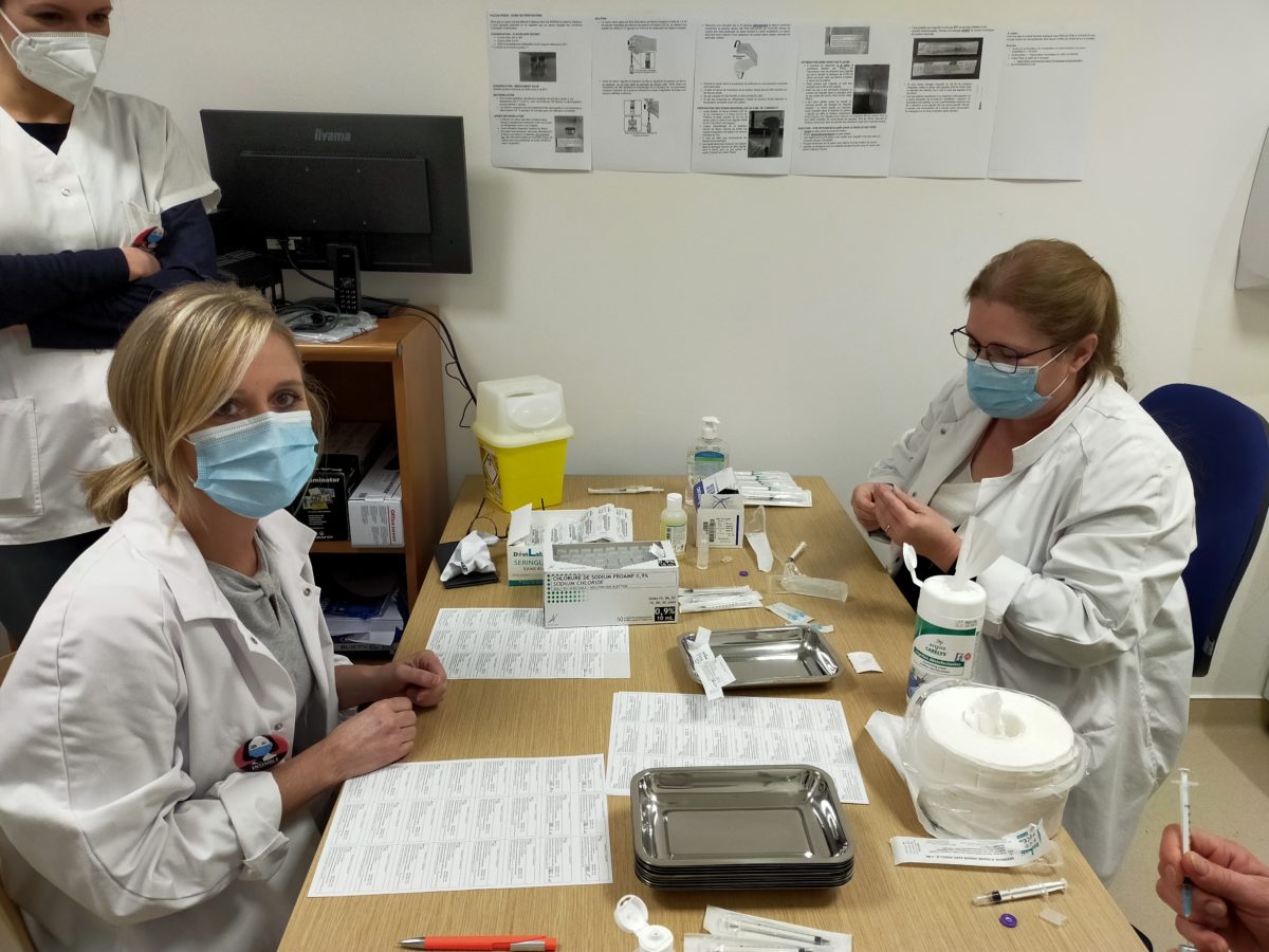 Photo de préparation vaccination
